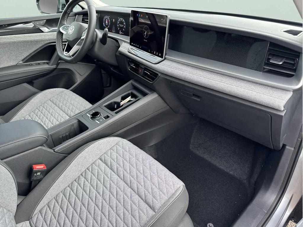 new 2025 Volkswagen Tiguan car, priced at $33,326