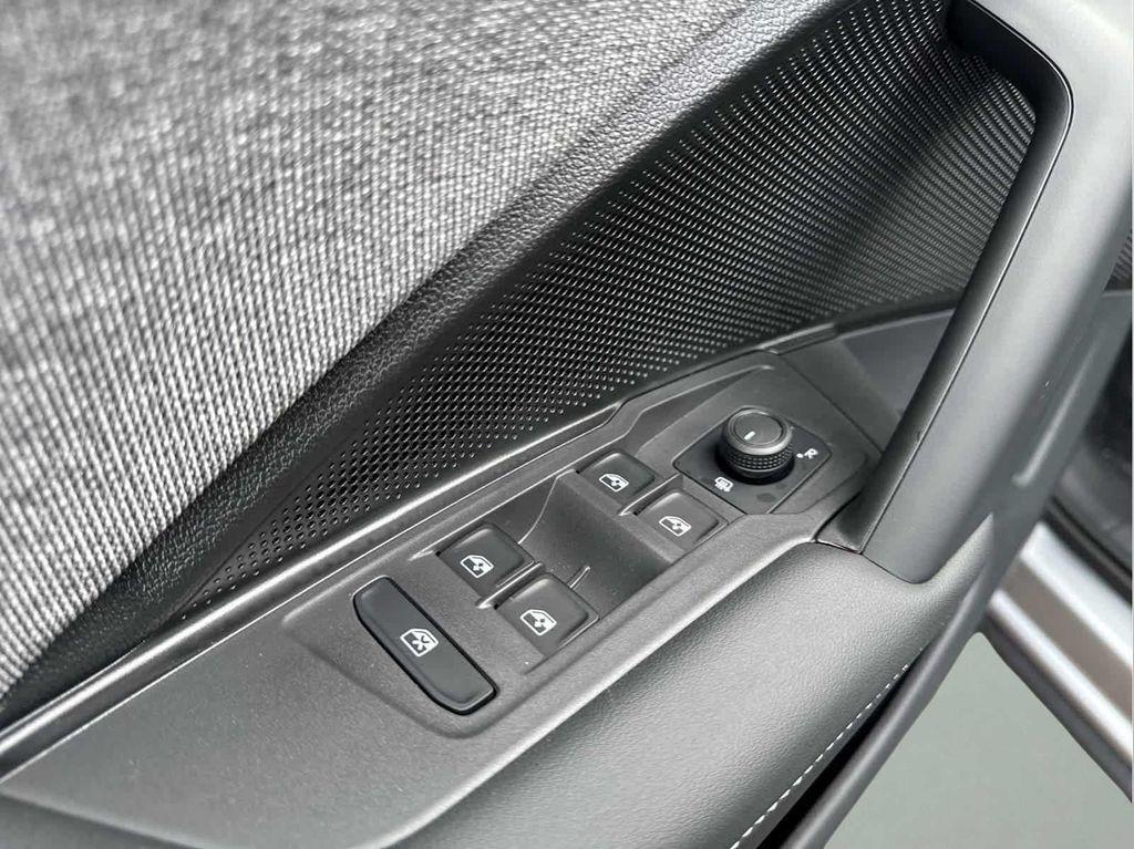 new 2025 Volkswagen Tiguan car, priced at $33,326