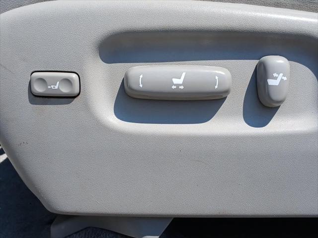 used 2009 Toyota Highlander car, priced at $8,999