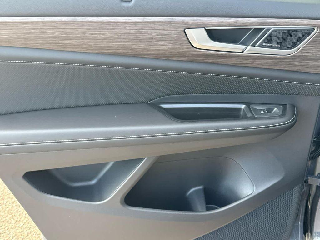 new 2026 Volkswagen Atlas car, priced at $56,476