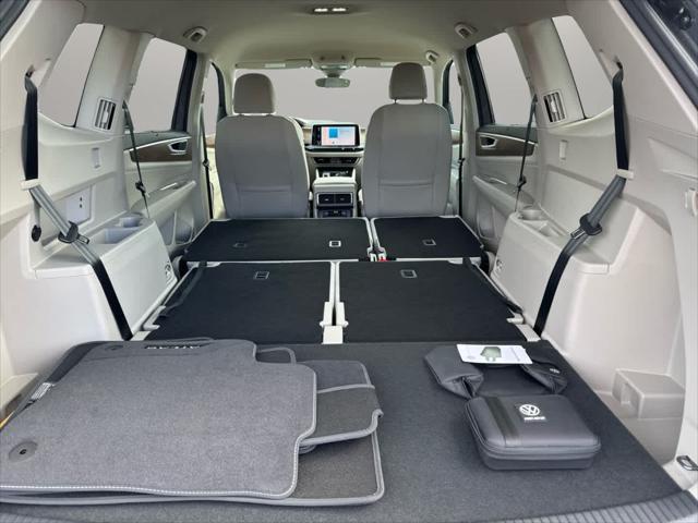 new 2025 Volkswagen Atlas car, priced at $47,017