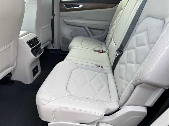 new 2025 Volkswagen Atlas car, priced at $47,017