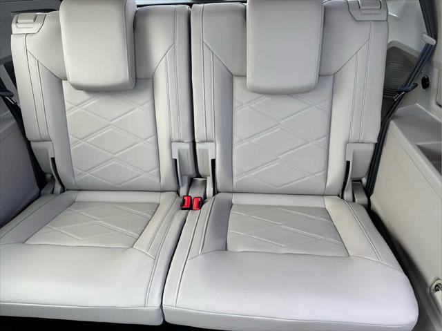 new 2025 Volkswagen Atlas car, priced at $47,017
