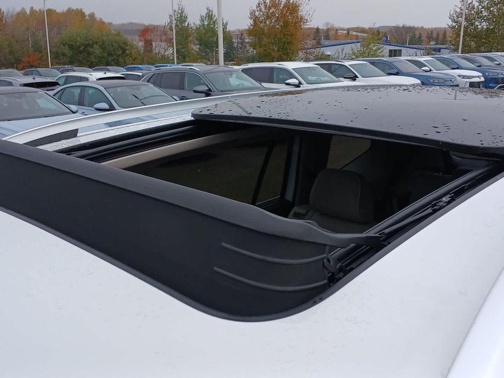 new 2026 Volkswagen Atlas car, priced at $56,652