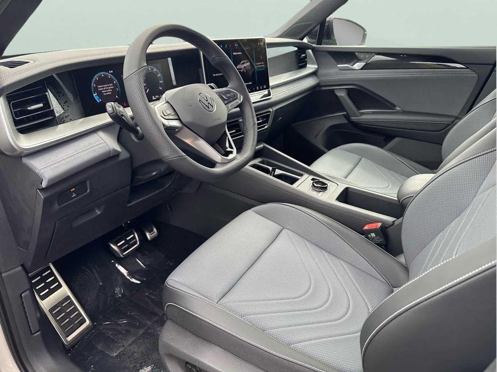 new 2025 Volkswagen Tiguan car, priced at $39,630