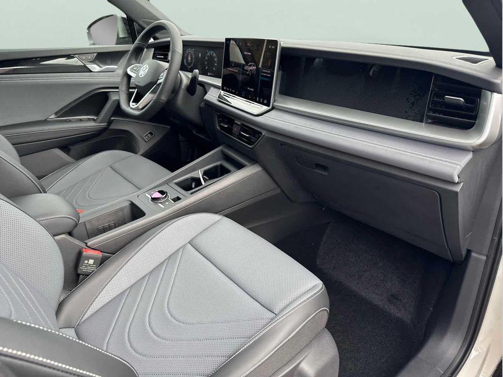 new 2025 Volkswagen Tiguan car, priced at $39,630