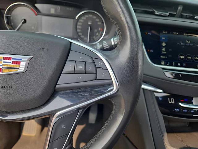 used 2023 Cadillac XT5 car, priced at $33,999