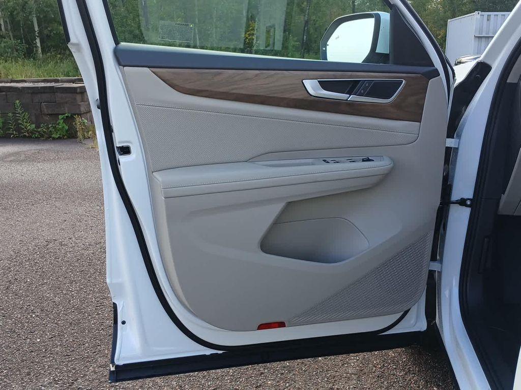 new 2026 Volkswagen Atlas car, priced at $43,138