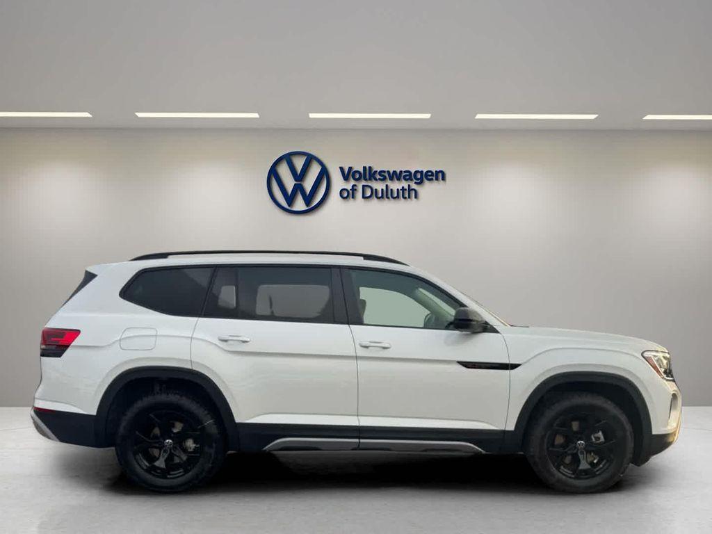 new 2026 Volkswagen Atlas car, priced at $50,601