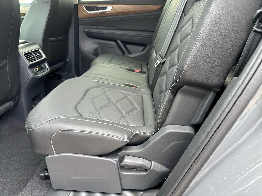 new 2025 Volkswagen Atlas car, priced at $46,612