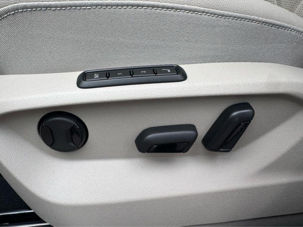 new 2026 Volkswagen Atlas car, priced at $57,171