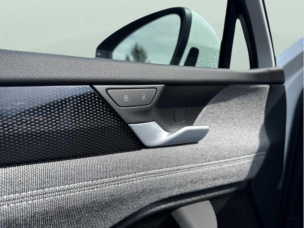 new 2025 Volkswagen Tiguan car, priced at $33,171