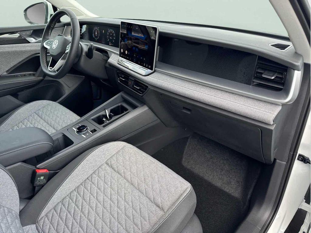 new 2025 Volkswagen Tiguan car, priced at $33,171