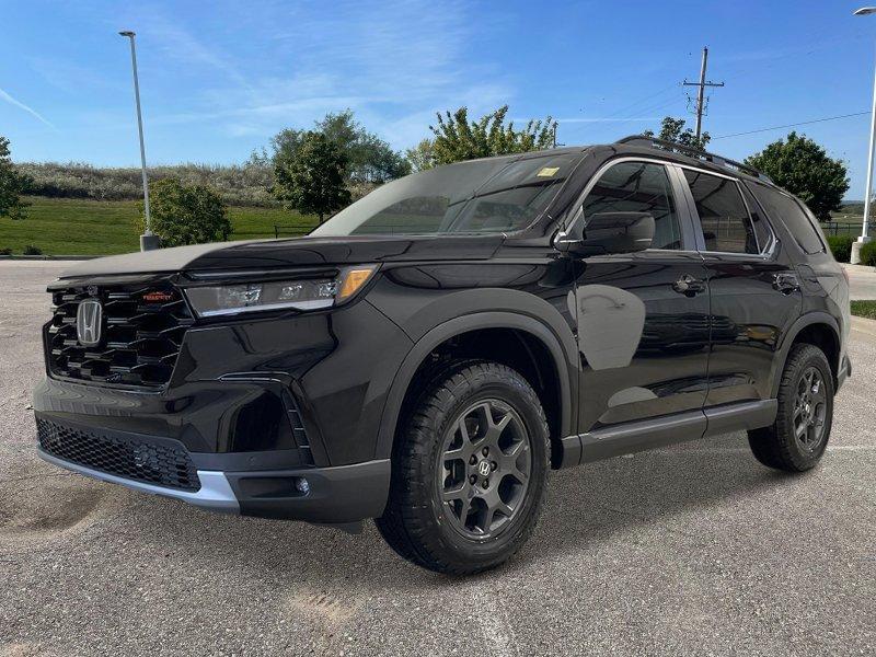 new 2025 Honda Pilot car, priced at $48,395