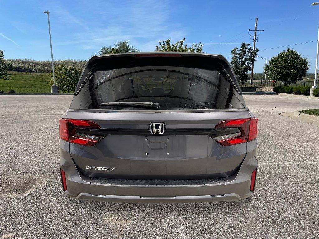 new 2026 Honda Odyssey car, priced at $44,290