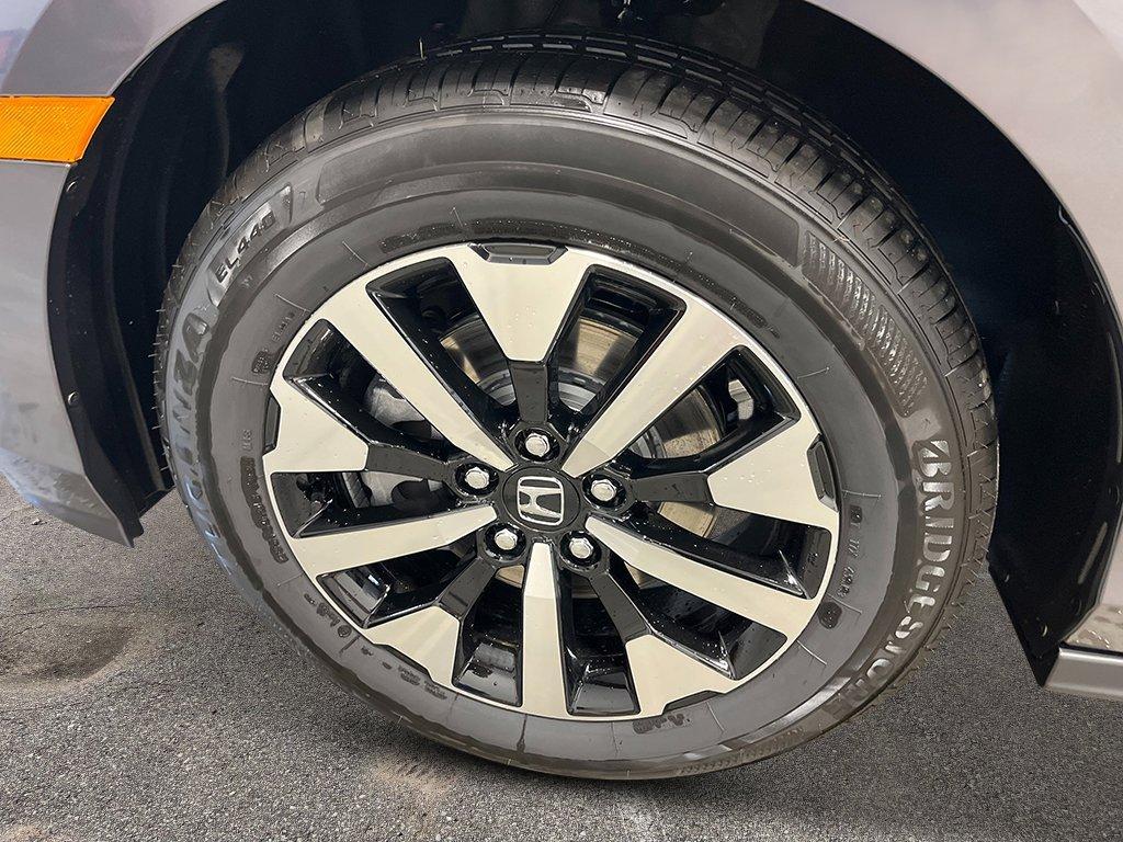 new 2026 Honda Odyssey car, priced at $44,290