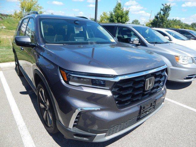 used 2025 Honda Pilot car, priced at $47,998