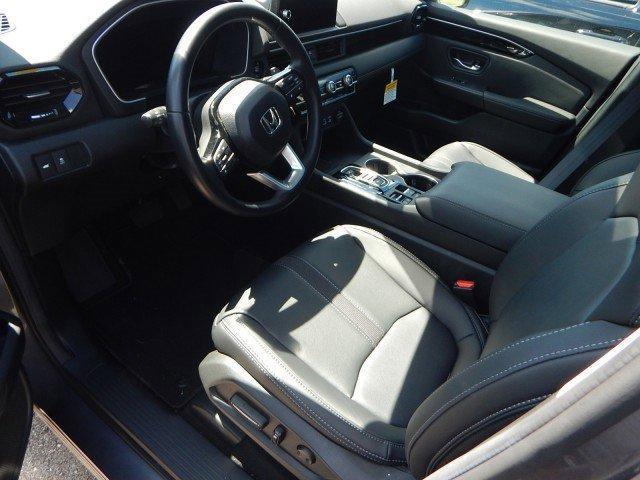 used 2025 Honda Pilot car, priced at $47,998