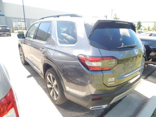 used 2025 Honda Pilot car, priced at $47,998