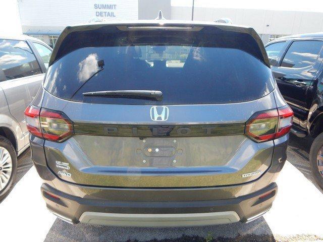 used 2025 Honda Pilot car, priced at $47,998