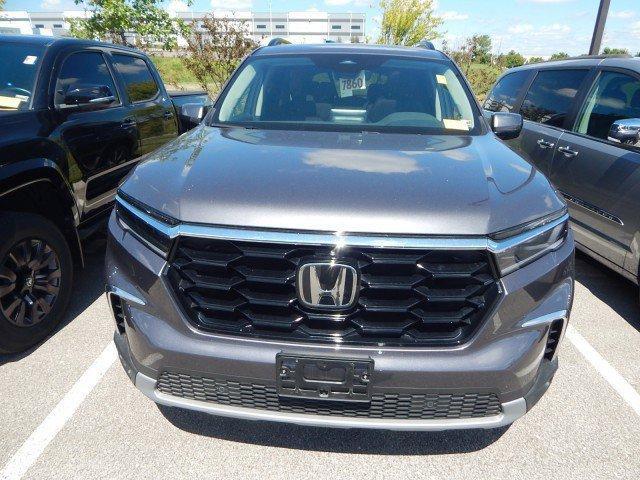 used 2025 Honda Pilot car, priced at $47,998