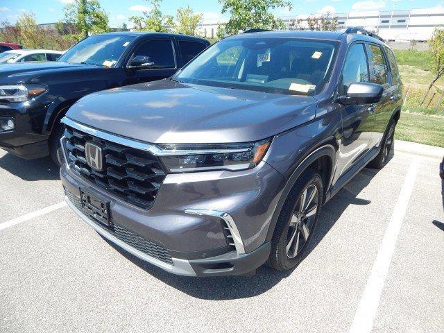 used 2025 Honda Pilot car, priced at $47,998