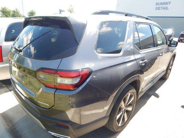 used 2025 Honda Pilot car, priced at $47,998