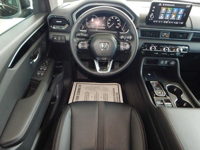 used 2025 Honda Pilot car, priced at $44,988