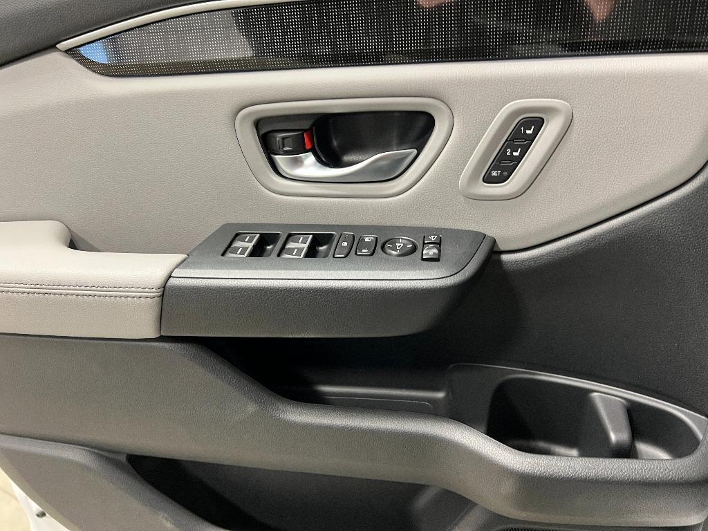 new 2025 Honda Pilot car, priced at $56,250
