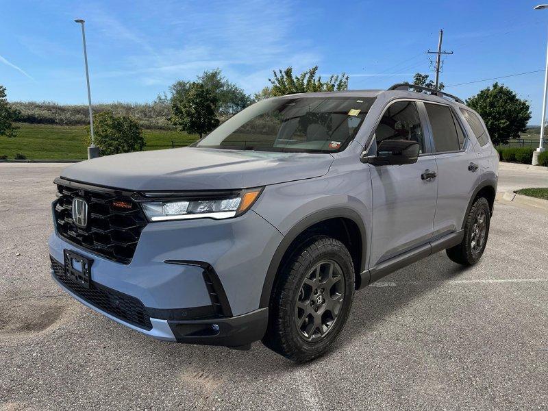 new 2025 Honda Pilot car, priced at $49,250