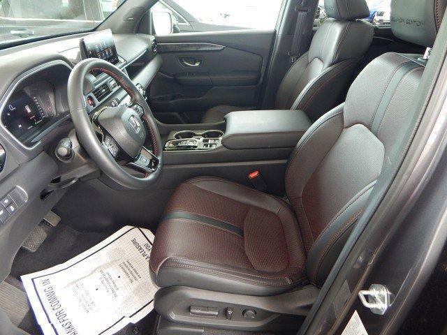 used 2025 Honda Pilot car, priced at $52,895