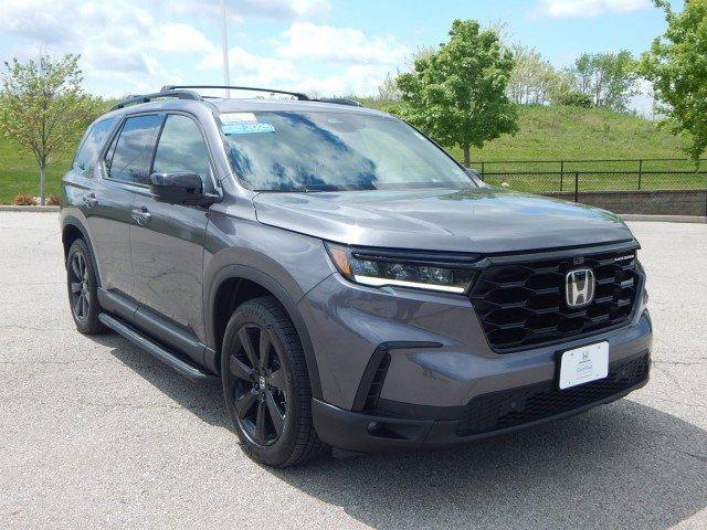 used 2025 Honda Pilot car, priced at $52,895