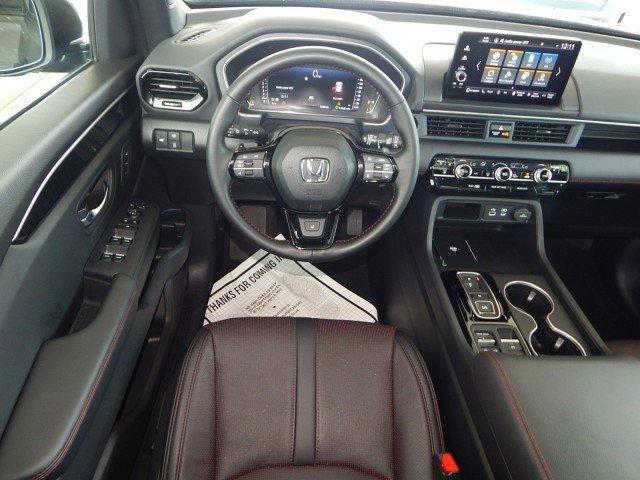 used 2025 Honda Pilot car, priced at $52,895