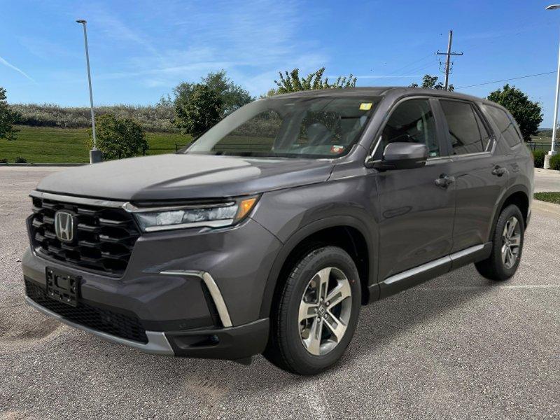 new 2025 Honda Pilot car, priced at $44,995