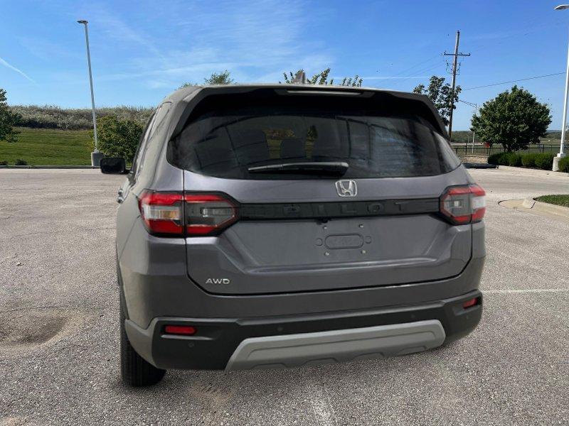 new 2025 Honda Pilot car, priced at $44,995