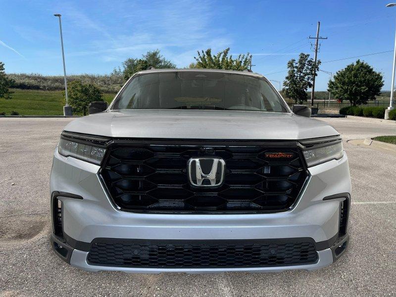 new 2025 Honda Pilot car, priced at $48,795