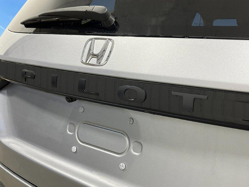 new 2025 Honda Pilot car, priced at $48,795