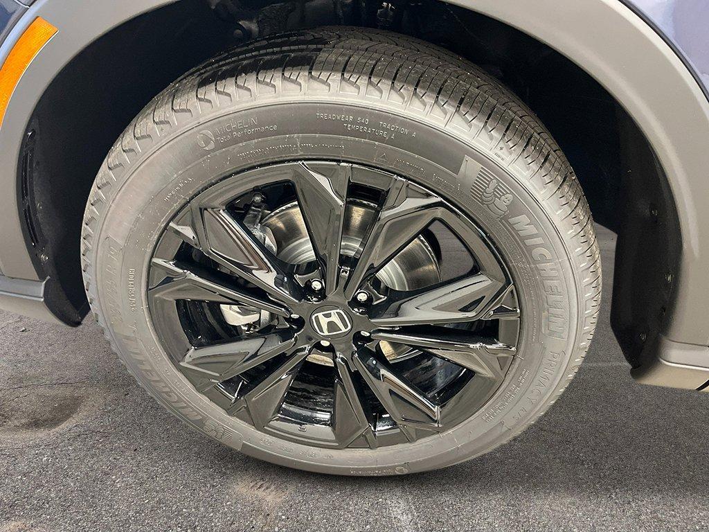 new 2026 Honda CR-V Hybrid car, priced at $43,700