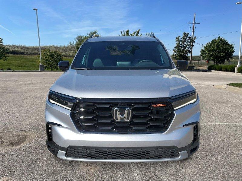 new 2025 Honda Pilot car, priced at $49,275