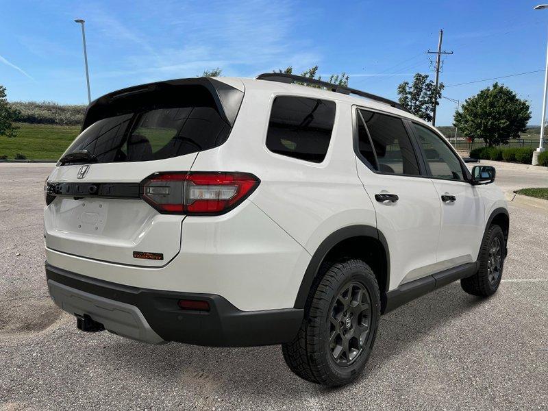 new 2025 Honda Pilot car, priced at $48,850