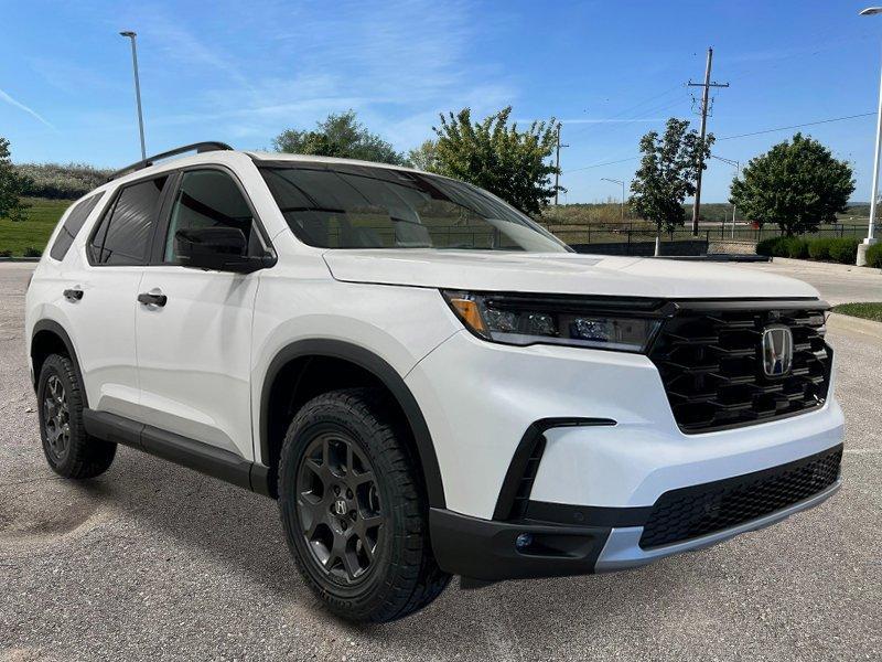 new 2025 Honda Pilot car, priced at $48,850