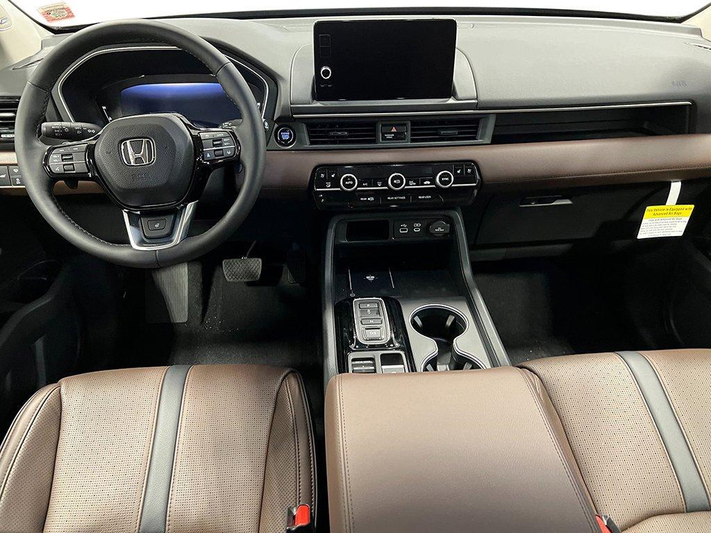 new 2025 Honda Pilot car, priced at $54,985