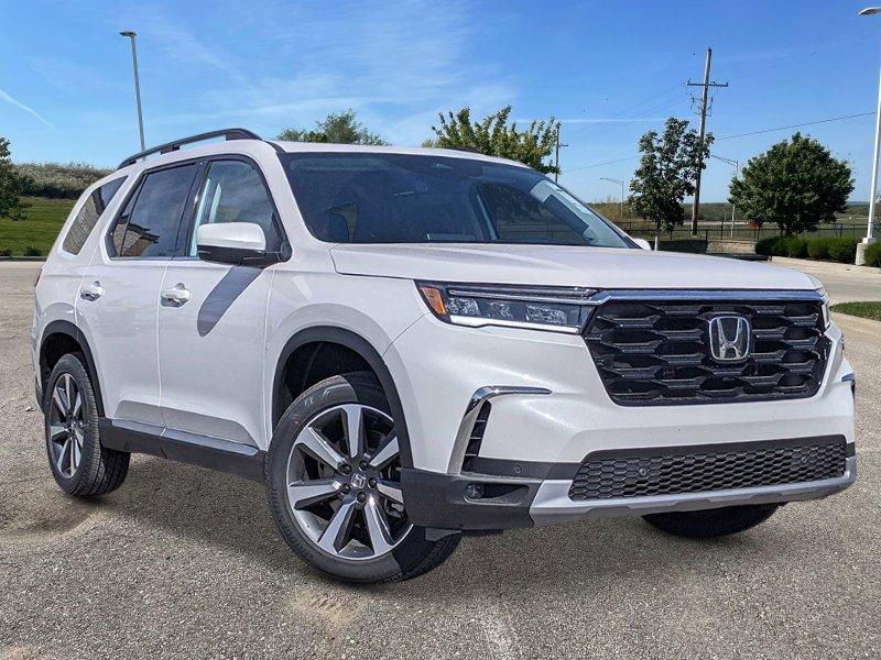 new 2025 Honda Pilot car, priced at $53,225