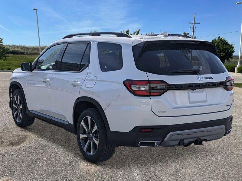 new 2025 Honda Pilot car, priced at $53,225