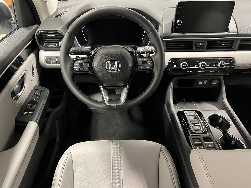 new 2025 Honda Pilot car, priced at $53,225