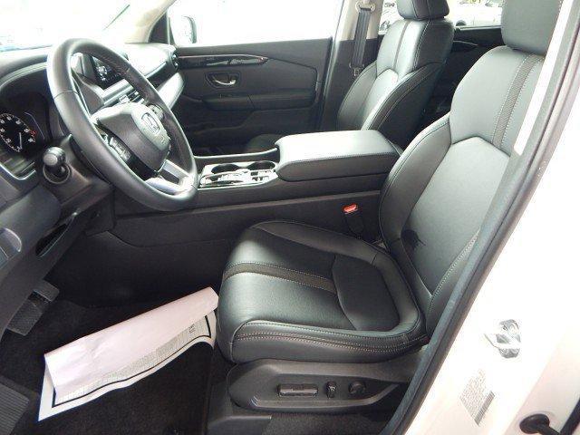 used 2025 Honda Pilot car, priced at $46,998