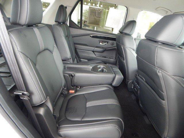 used 2025 Honda Pilot car, priced at $46,998