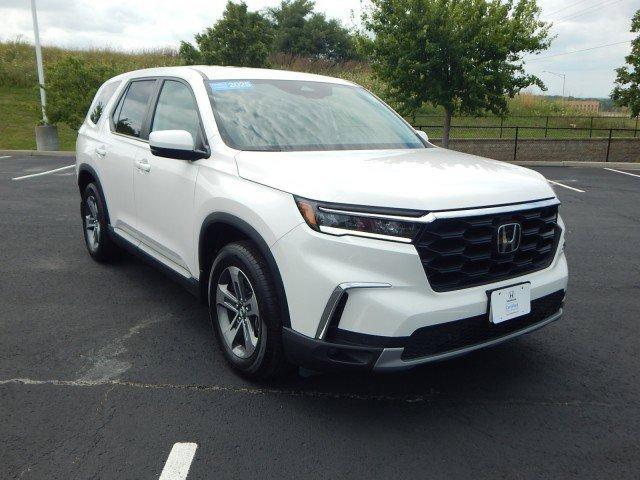 used 2025 Honda Pilot car, priced at $46,998
