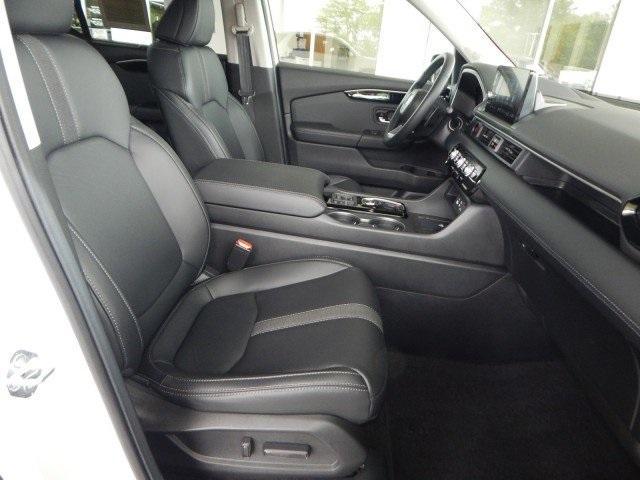 used 2025 Honda Pilot car, priced at $44,688