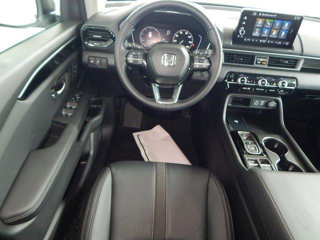 used 2025 Honda Pilot car, priced at $46,998